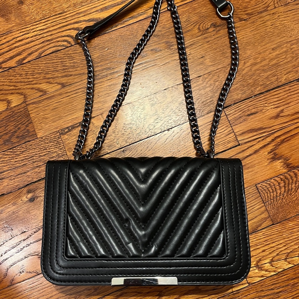 Quilted Black Chain Shoulder Bag